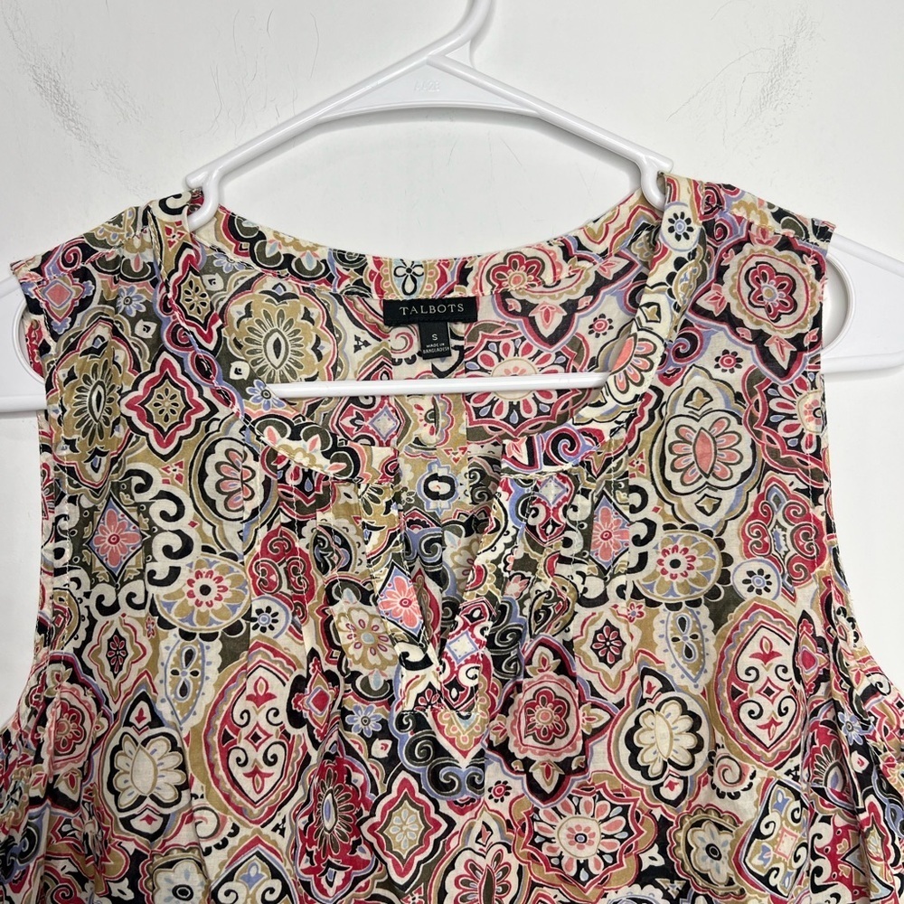 Medallion Border Split-neck Shell Top Size Small - Picture 5 of 8